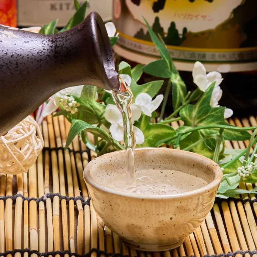 お仕事帰りにホッと一息つきたい夜は「うらやましか」へ🍶